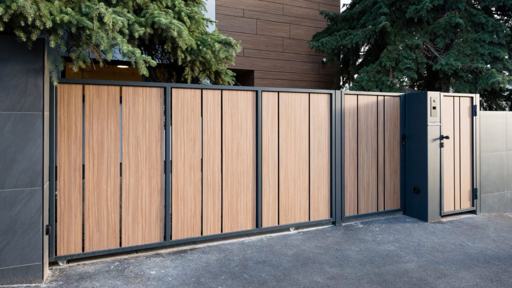 custom timber gates